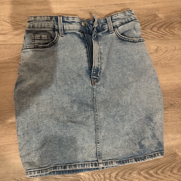 H&M Dresses & Skirts - H&M Light Blue Denim Pencil Skirt